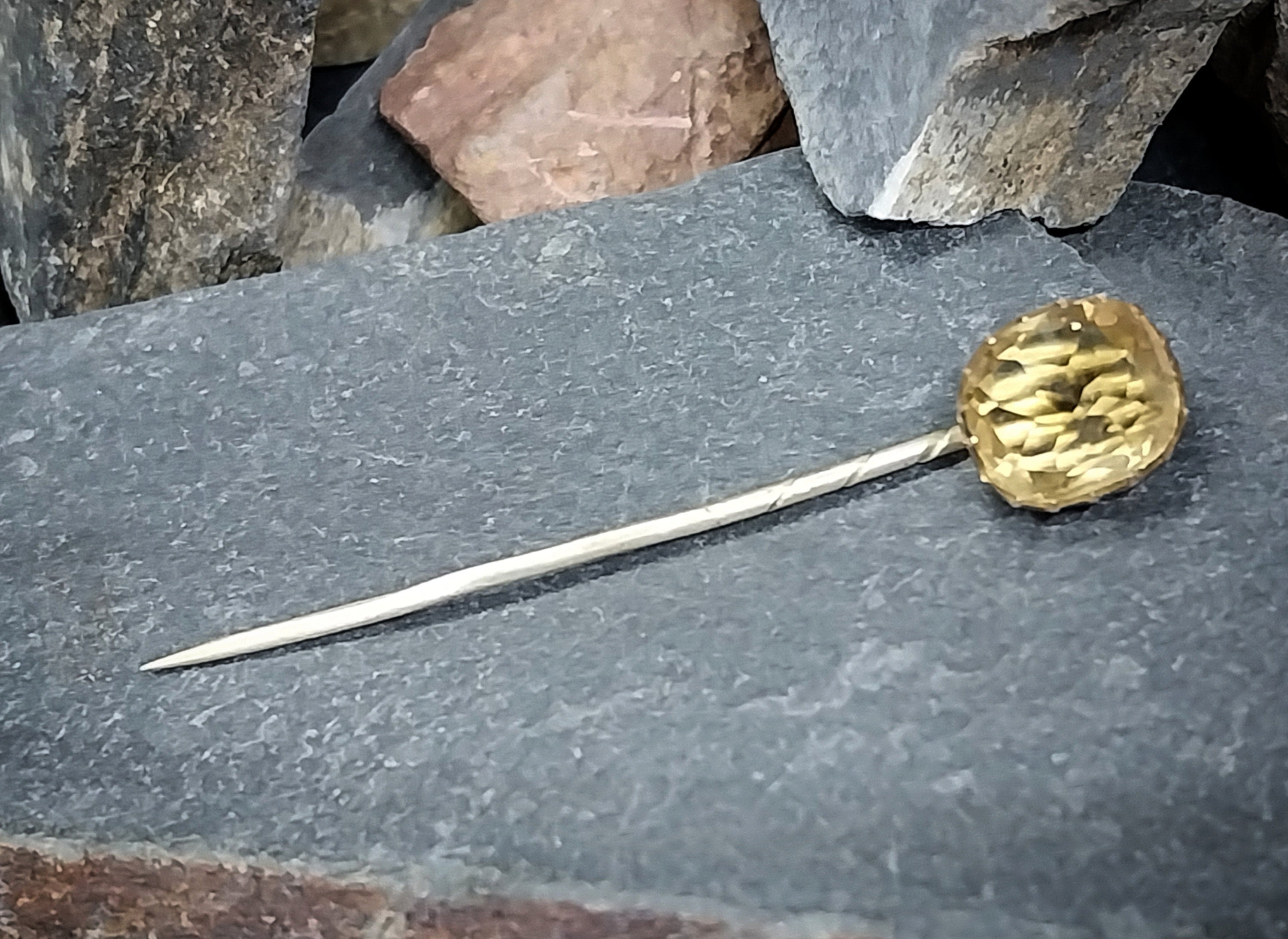 Antique 14ct GOLD STICK PIN  with Smoky Quartz gemstone  - 2.1g