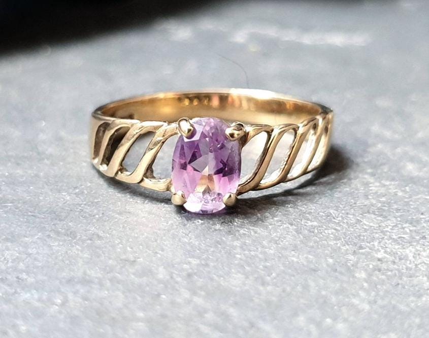 9ct GOLD AMETHYST Ring  - Size uk P (us 7.5) - 2g