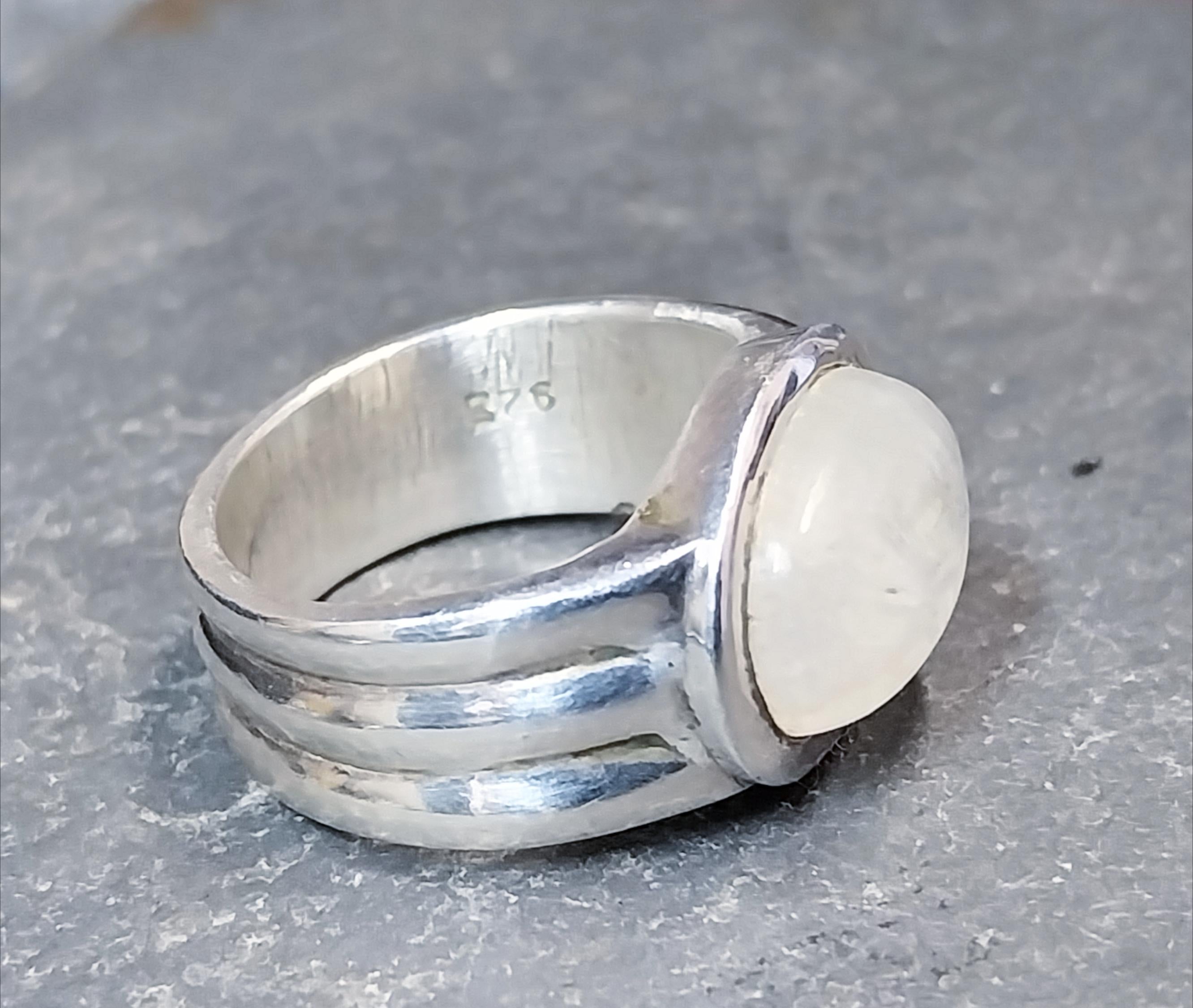 Large Vintage SILVER MOONSTONE RING - Ethereal - uk size O (7) - 10.6g