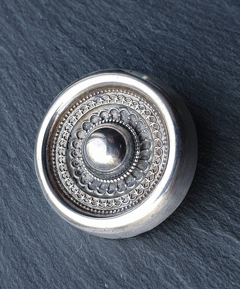 Antique Victorian SILVER ETRUSCAN Bullseye Brooch - 9.1g