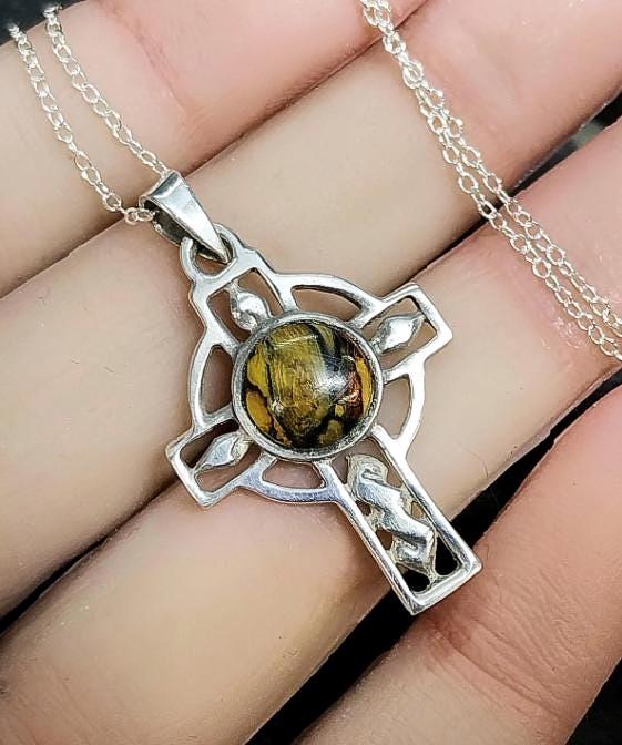 Heathergems CELTIC CROSS Pendant Necklace - Sterling Silver on 18" Chain - 3.4g