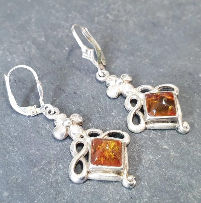 Sterling Silver Dangly Earrings - with Amber gemstone - 5g