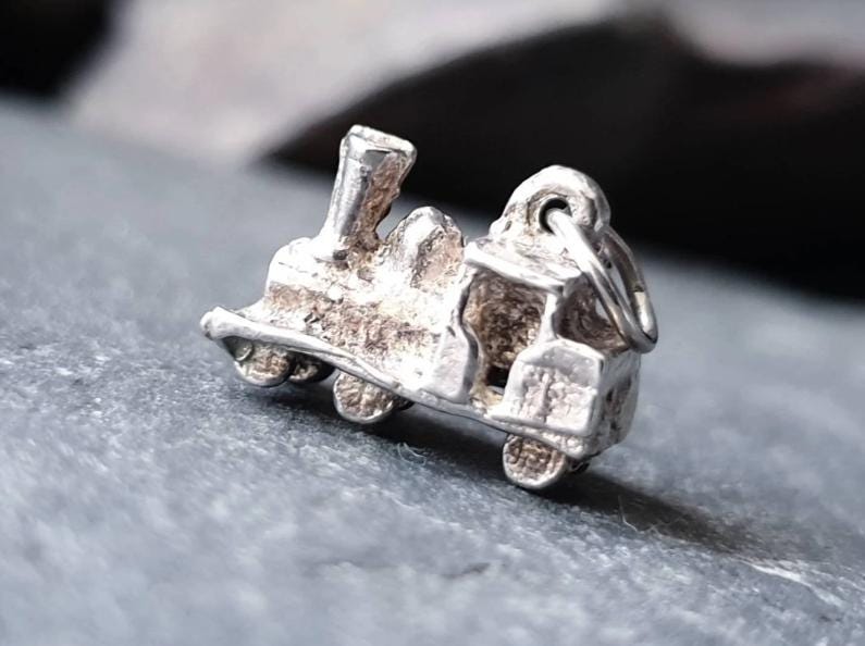 SILVER STEAM TRAIN Charm - Miniature Vintage model - 2.7g
