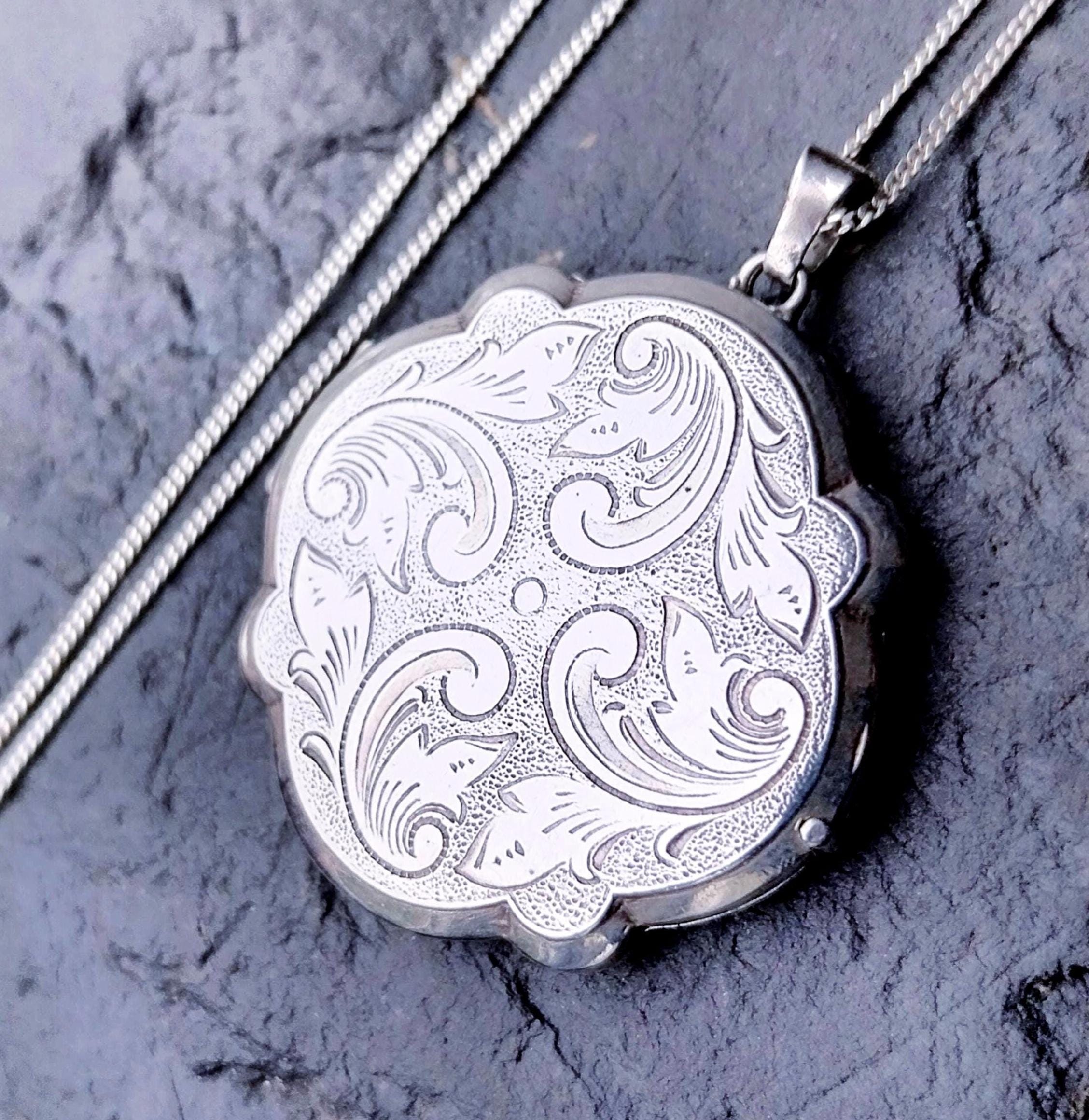 Sterling Silver LOCKET Circular with scalloped edge, Large on 24" Chain - 10.9g