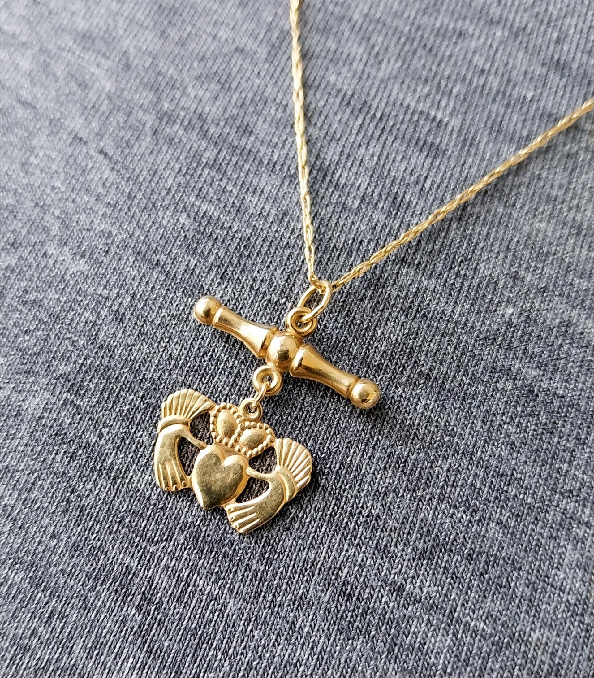 Vintage 9ct GOLD Celtic CLADDAGH T-BAR Necklace, on 20" Gold Chain - 1.8g