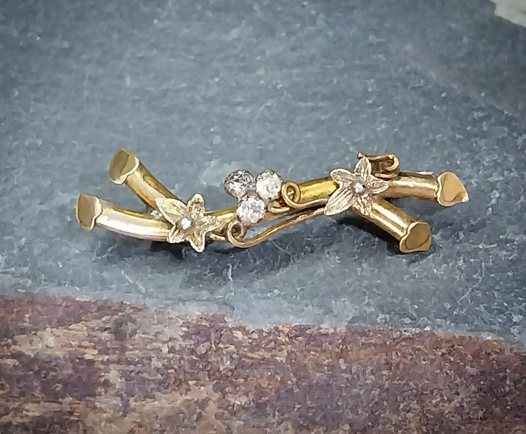 Antique VICTORIAN Branch BROOCH with three leaf clover - 2.1g