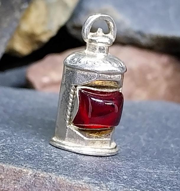 Vintage Silver LANTERN LAMP CHARM - with Red Glass for Bracelet - 3.8g