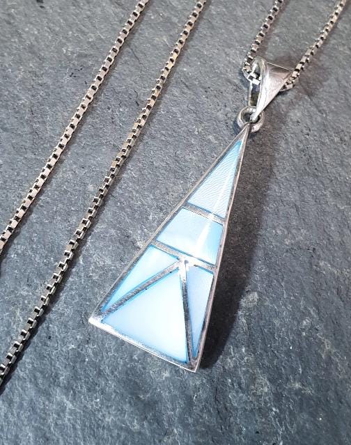 Sterling Silver Vintage Blue MOP Necklace Pendant Drop - with 16" chain - 6.1g