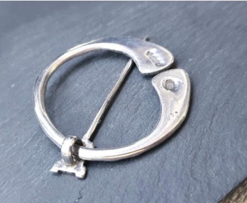 Robert Allison PENNANULAR BROOCH - Scottish Silver Shawl Pin c.1952 - 9.9g