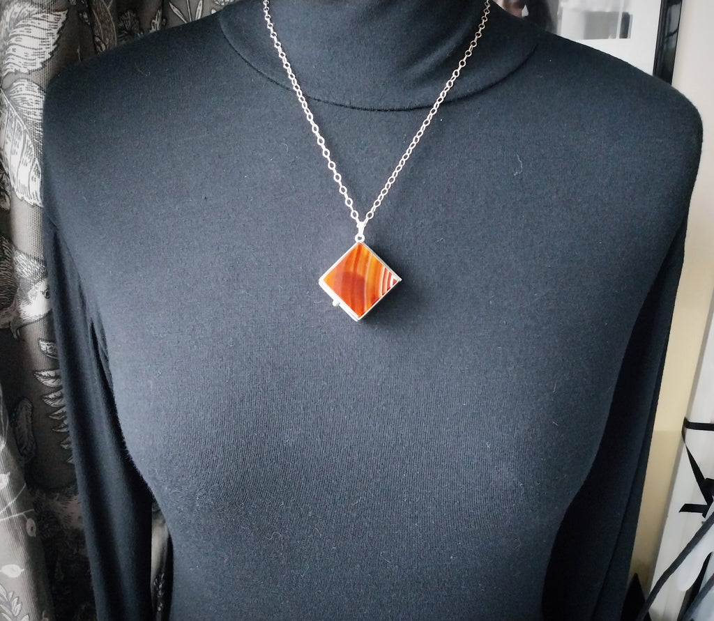 Large Striped Agate Pill Snuff Box Locket - 20" chain - 18g