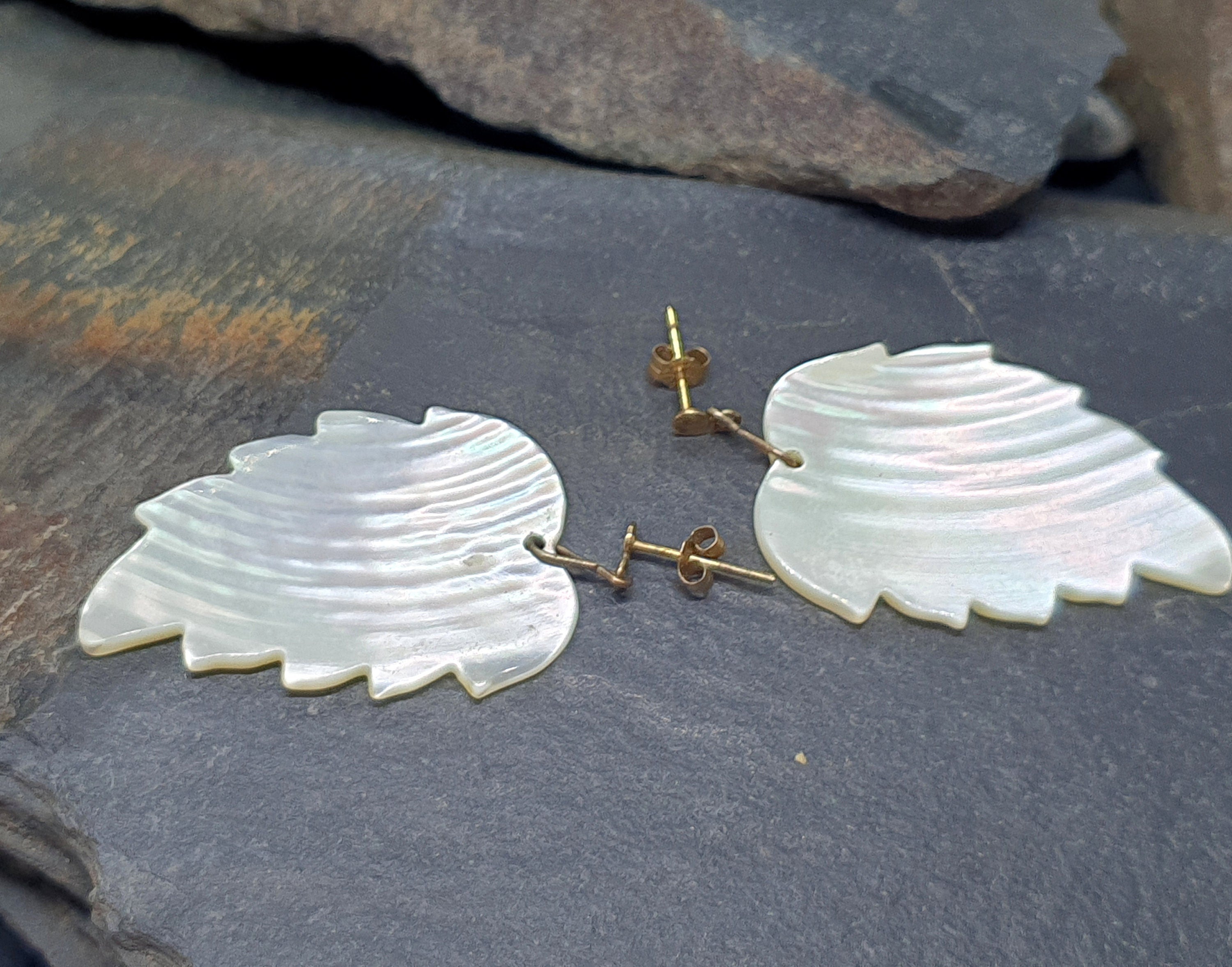 9ct Gold Mother of Pearl LEAF Drop EARRINGS - Vintage