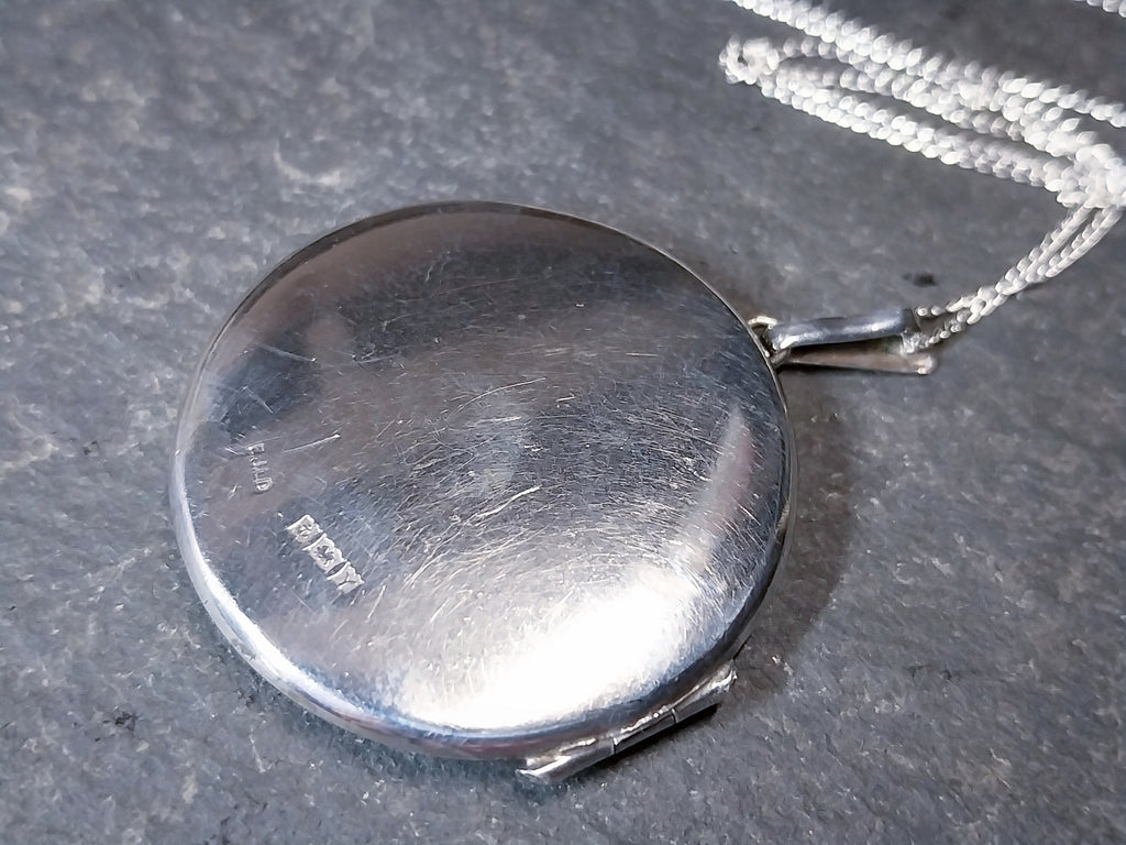 Large Sterling Silver Circular LOCKET Necklace -  on 20" Chain c 1973 - 8.4g