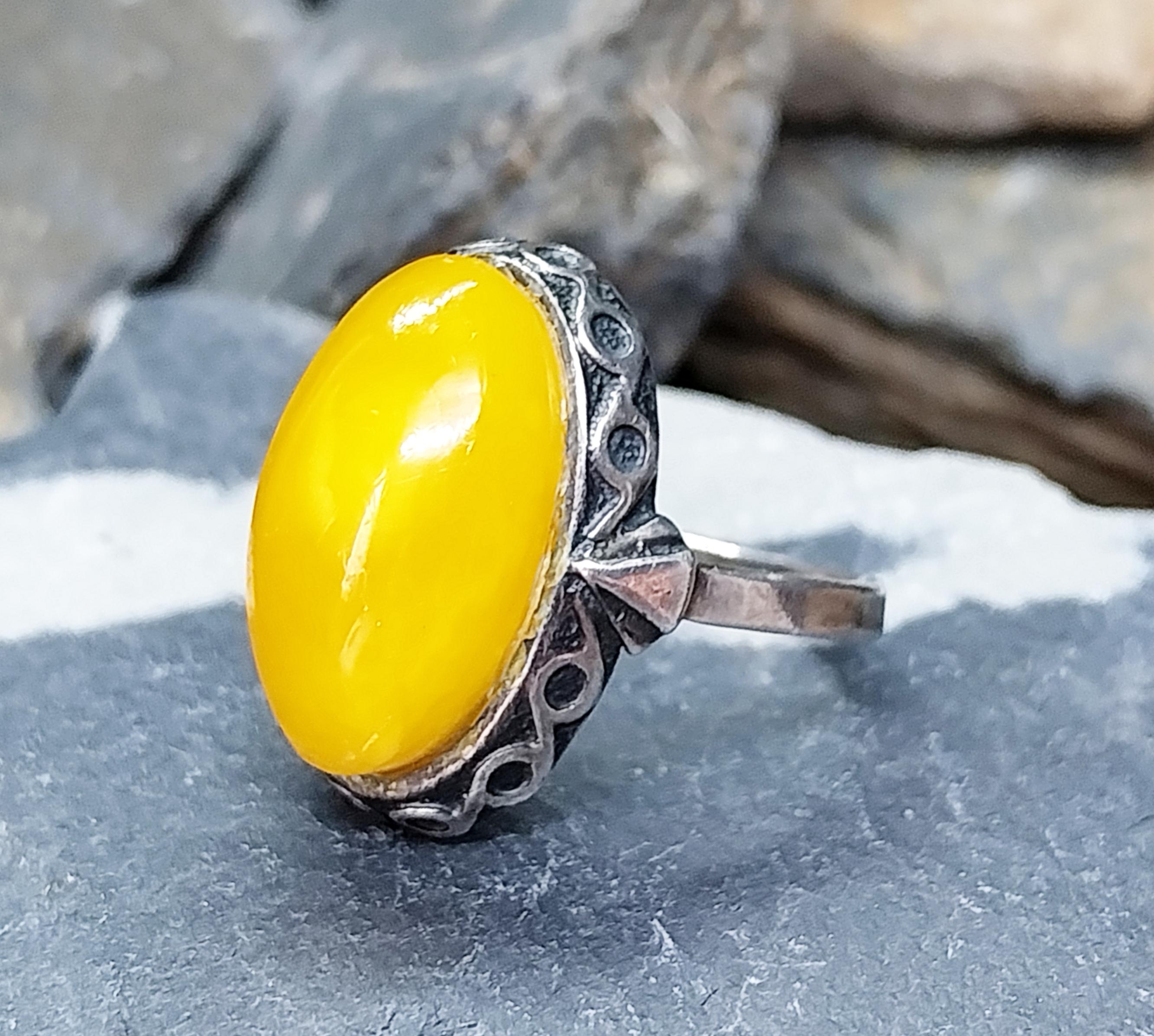 Vintage Butterscotch AMBER Sterling Silver Ring - uk size P (7.5) - 4.3g