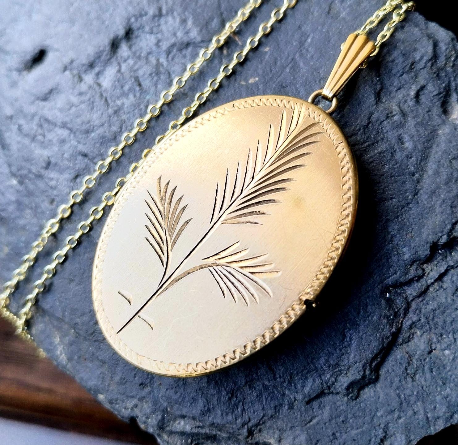 Large Vintage Gold LOCKET Necklace, Ferns - Rolled Gold with 18" Chain - 10.6g