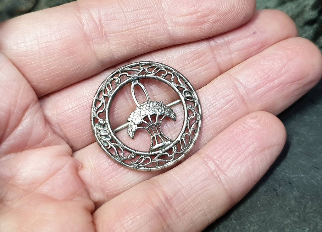VICTORIAN Solid Silver BROOCH - Basket of Flowers - 2.6g