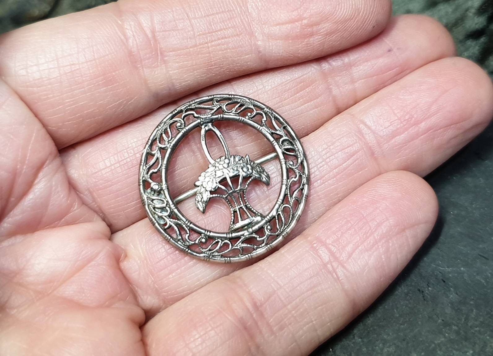 VICTORIAN Solid Silver BROOCH - Basket of Flowers - 2.6g