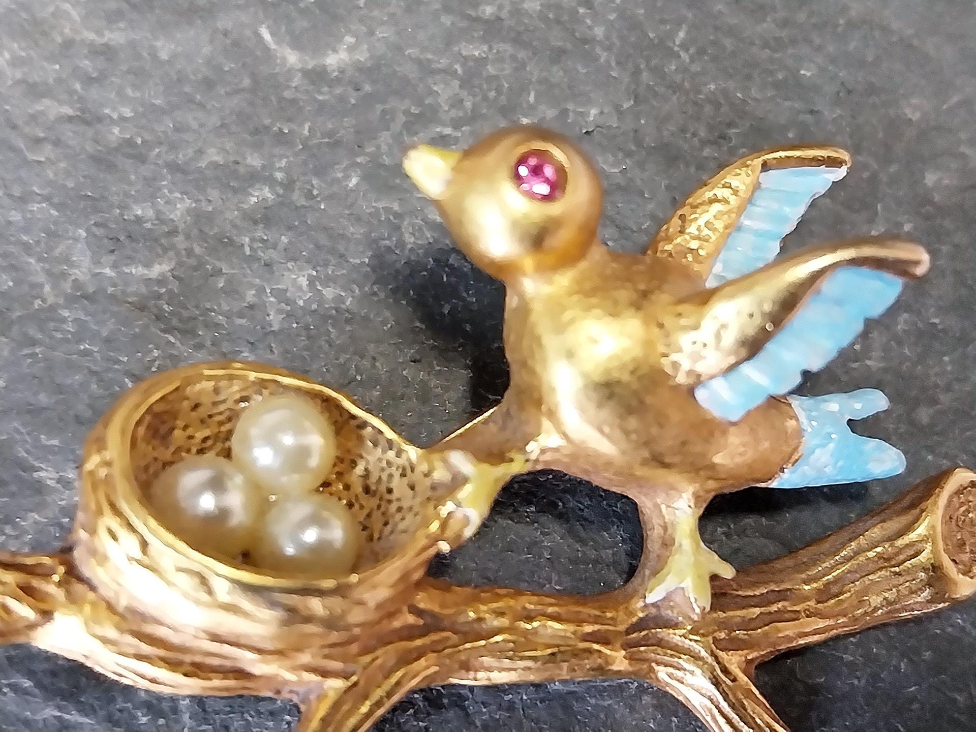 BUTLER & WILSON Bird Nest Brooch, Swallow with Pearl Eggs - 11.9g