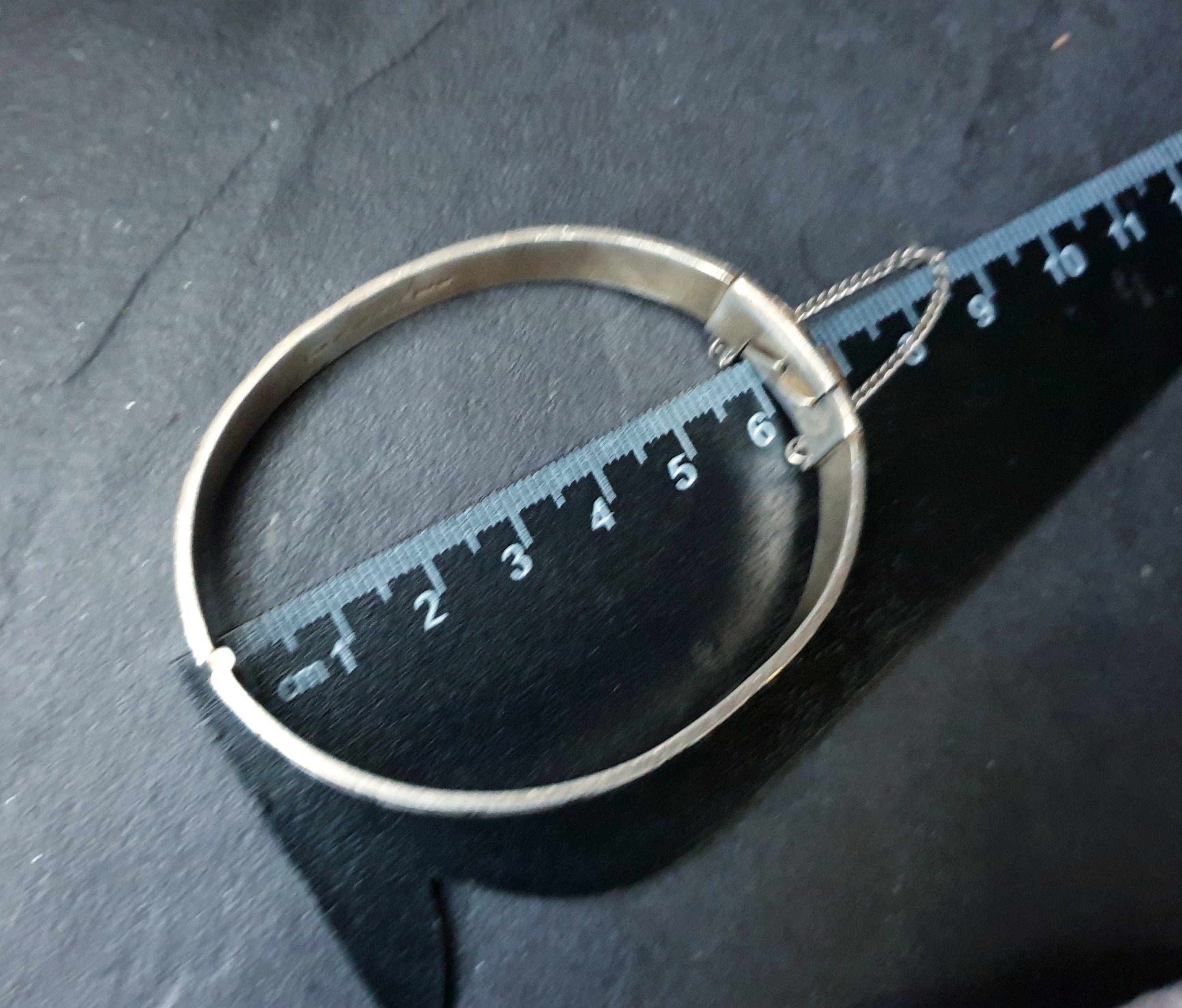 Vintage SILVER BANGLE Bracelet - circles Design - 28.2g