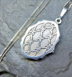 Large Vintage Sterling SILVER LOCKET with knot pattern - on 20" Chain - 22.4g
