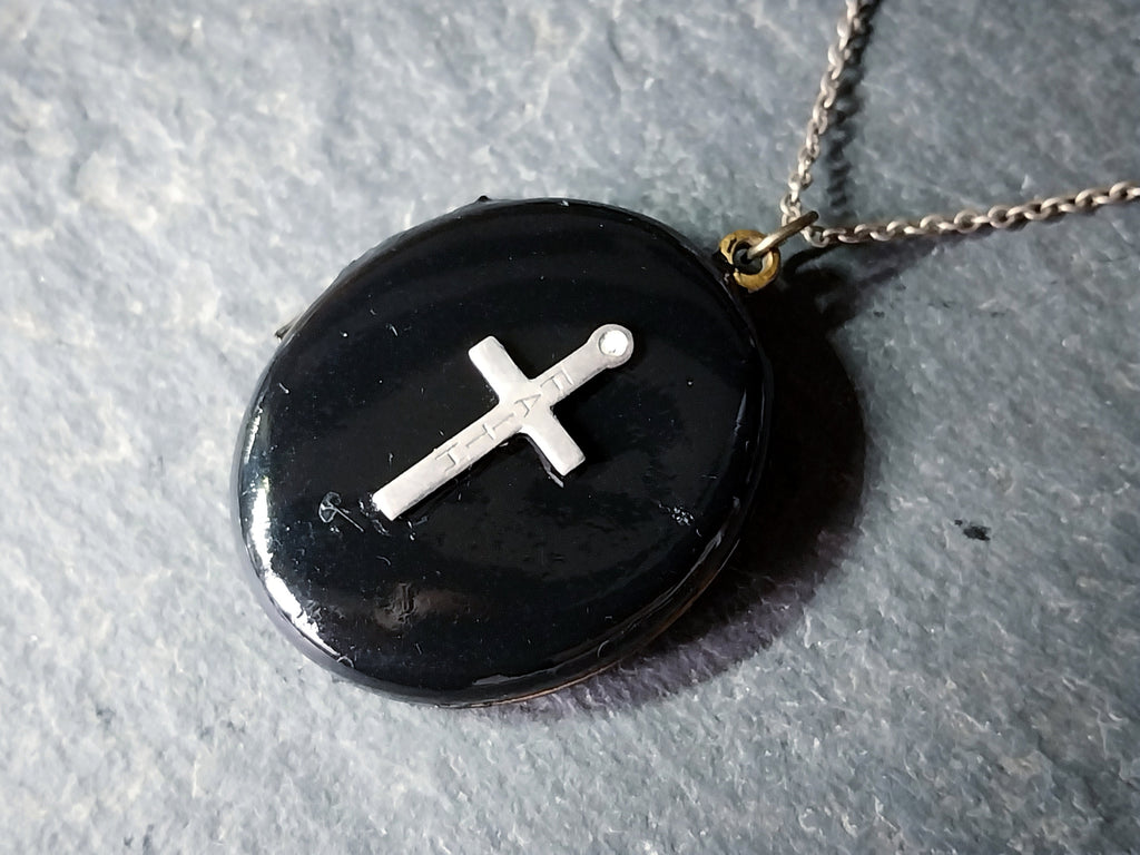 VICTORIAN Black Enamel LOCKET with Silver Cross - on 20" Chain - 15.5g