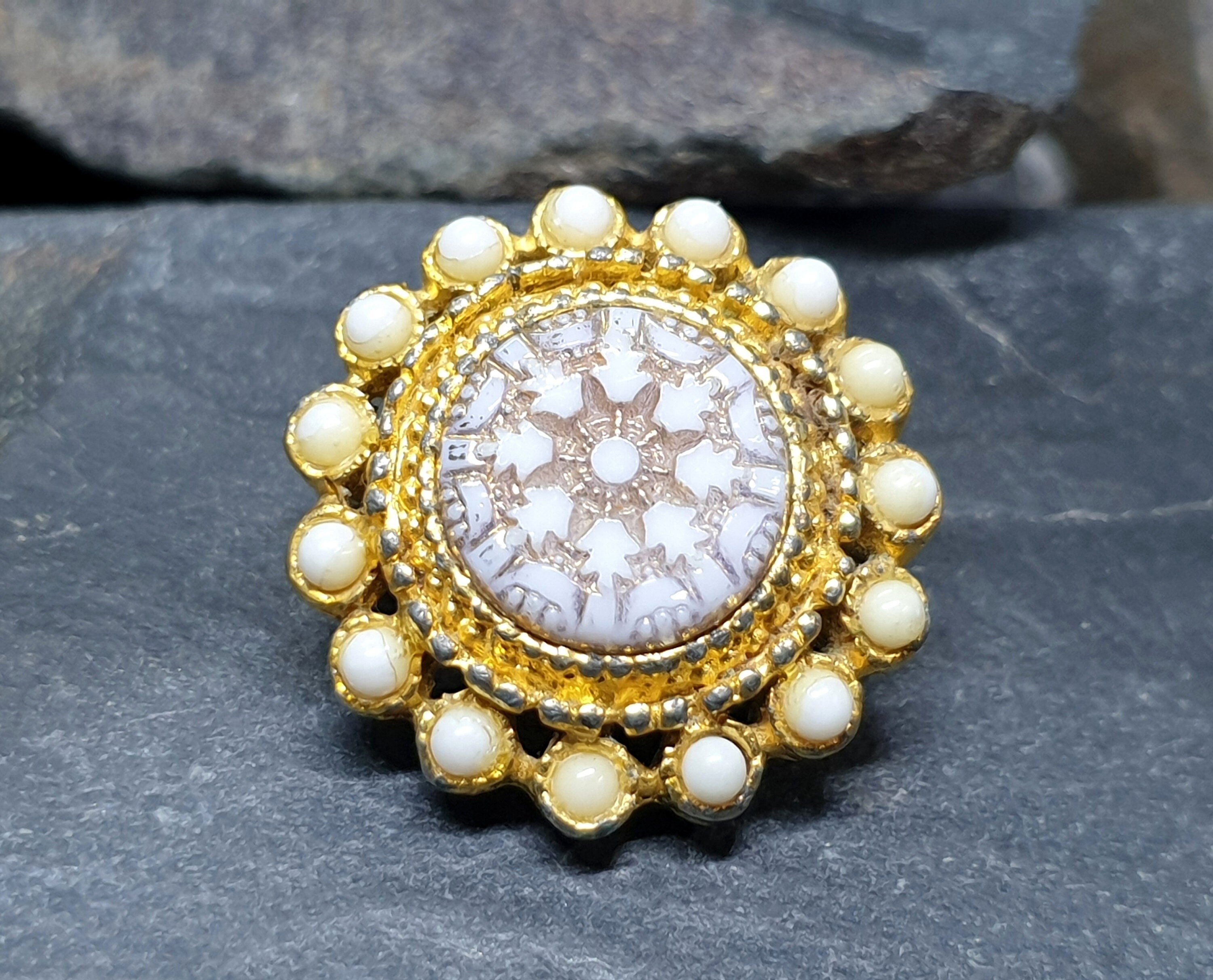 Vintage Circular BROOCH - Gold Tone with Faux Seed Pearls - 11.7g