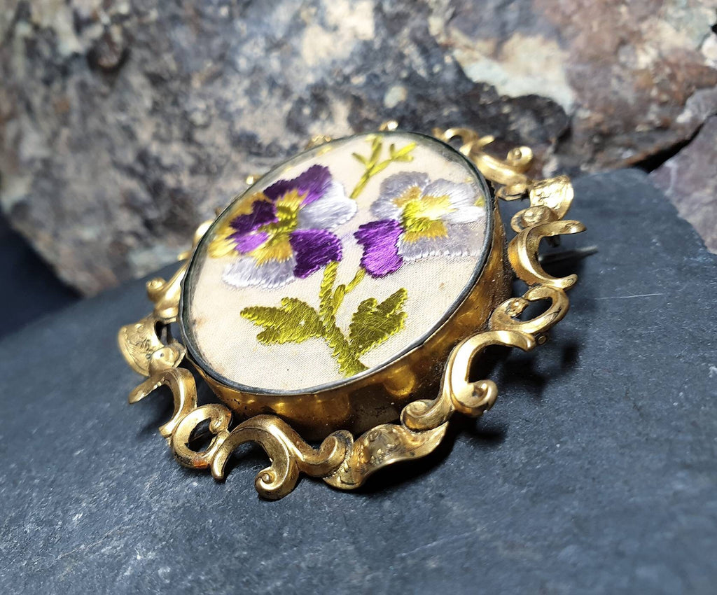 Victorian Large LOCKET BROOCH Pendant with Embroidered Forget me not Flowers - 24.4g