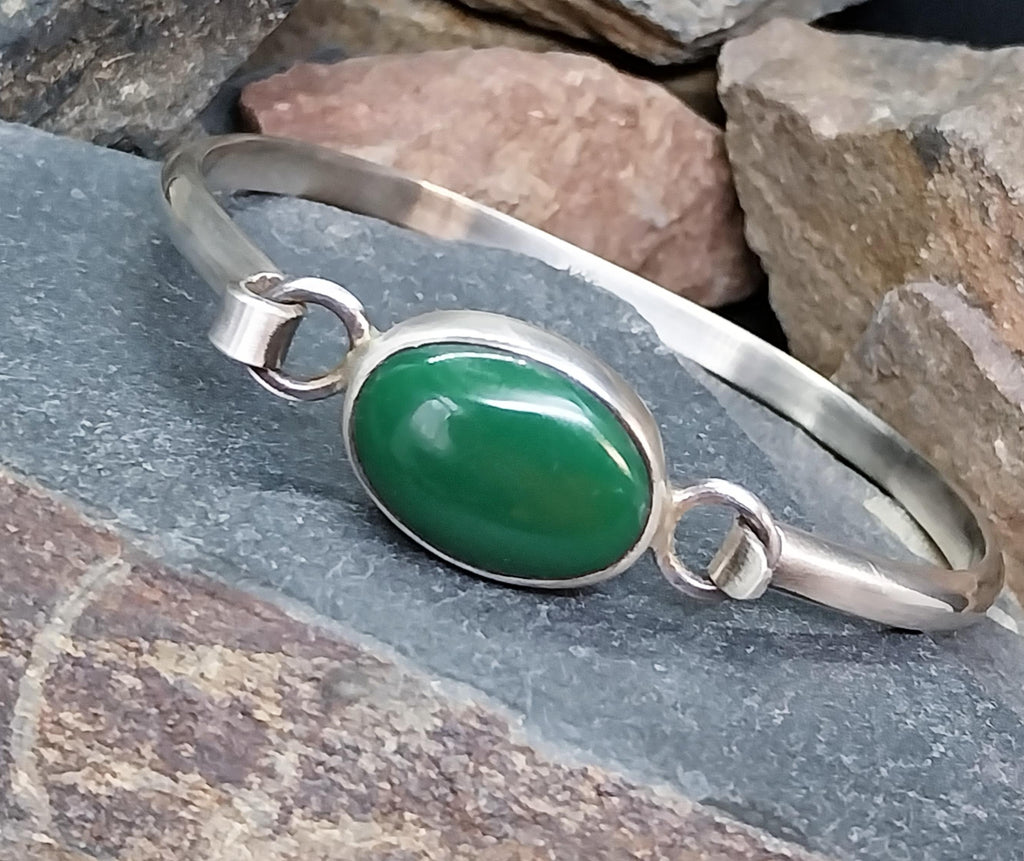 Vintage Sterling SILVER BANGLE Bracelet - with Green Agate Gemstone - 21.8g