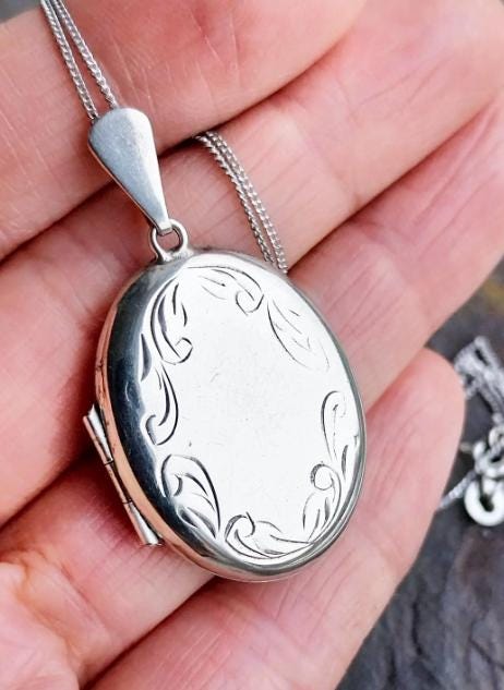 Vintage STERLING SILVER Locket Necklace - Joseph Smith - with 24" Chain - 7.5g