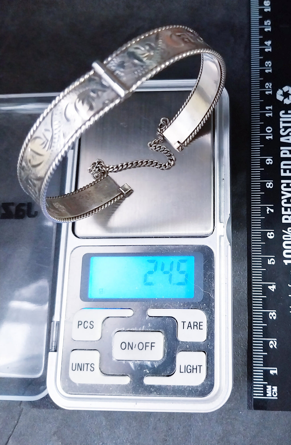 Vintage Sterling SILVER BANGLE Bracelet - c 1979 - 24.5g