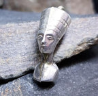 Vintage Silver Egyptian Pharaoh Head Nefertiti Bust Charm or Pendant - 1.3g