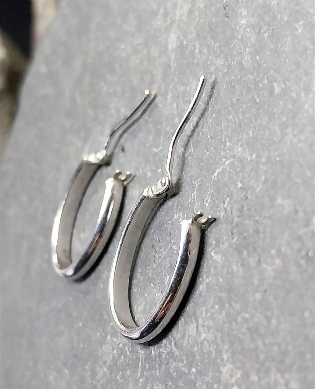 Vintage 9ct White Gold Medium HOOP EARRINGS - 20mm  - 1.2g