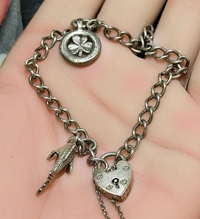 Vintage Sterling SILVER CHARM BRACELET with 2 Charms shamrock - 10.6g