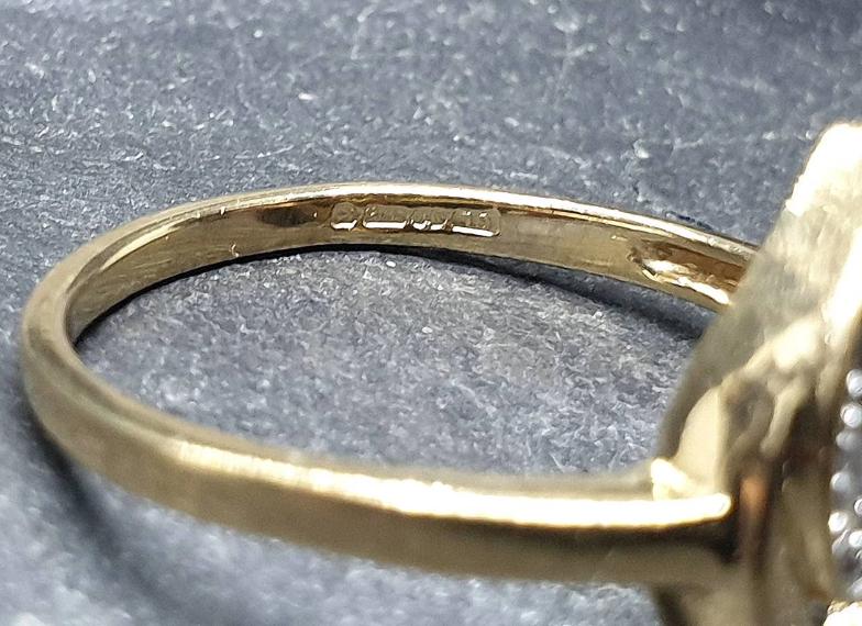 Vintage 9ct GOLD Teardrop Diamond RING - Size UK P 1/2 (us 8) - 1.9g