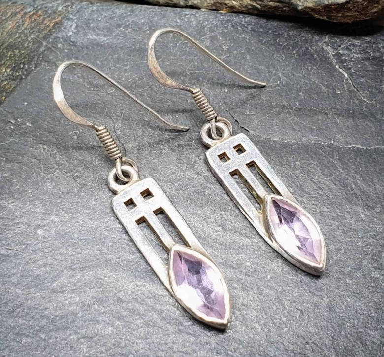Sterling Silver Dangle Earrings - with Purple amethyst Stone - 3.5g