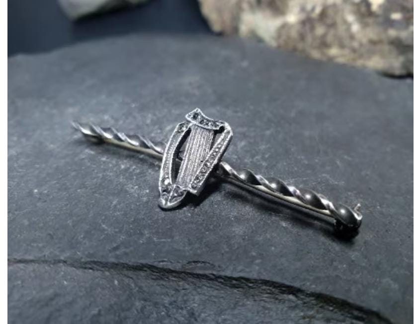 Irish Silver HARP BROOCH with Marcasite Stones Art Deco - 3g
