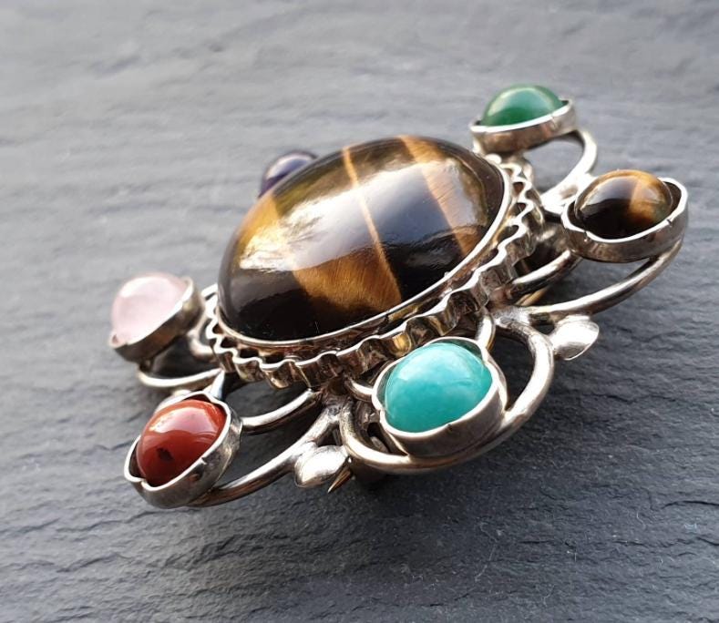 Vintage Sterling Silver Brooch with Celtic Design and Agate Gemstones  - 12.2g
