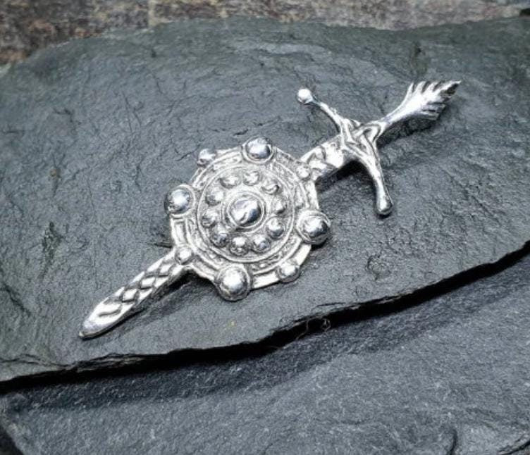 Vintage Silver KILT PIN Brooch - Sword with Shield - Sterling Silver - 7g