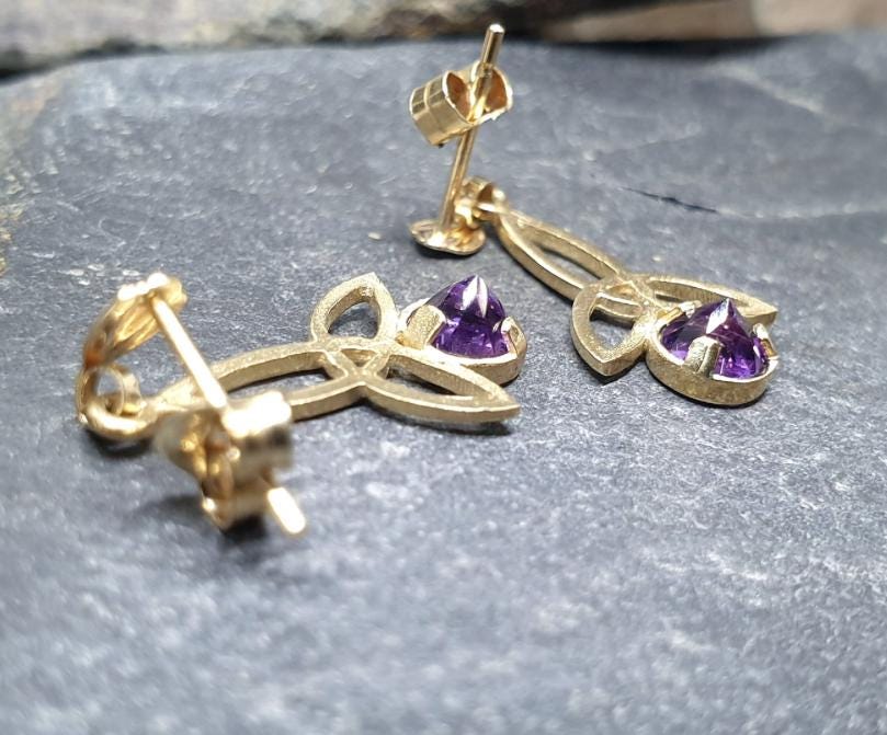 9ct GOLD CELTIC Amethyst Drop EARRINGS - 1.1g
