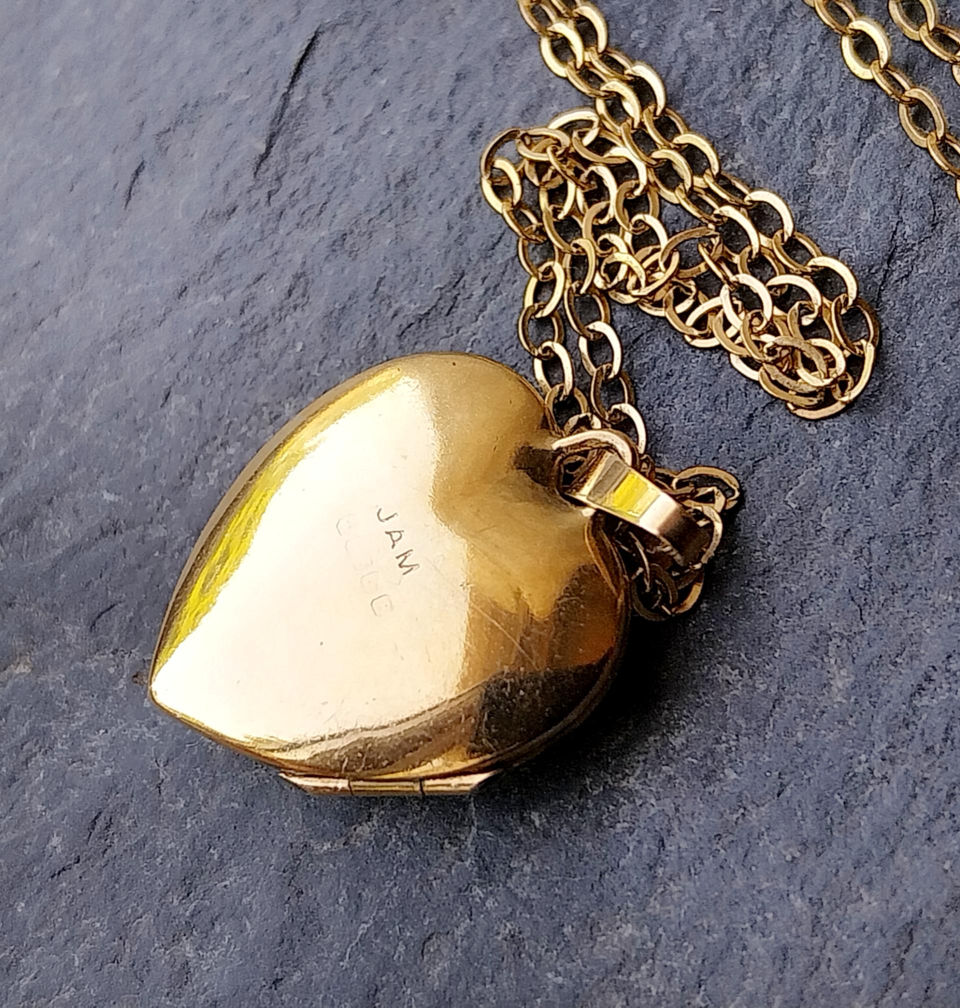 9ct Gold HEART LOCKET Necklace, with diamond on 16" Chain - 2.6g