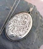 Sterling SILVER LOCKET - with Large Oval Rope Border on 20" Chain - 13g