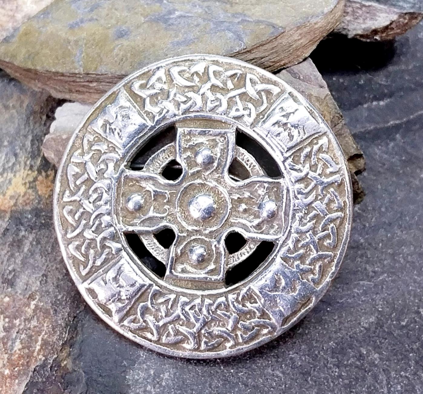 Huge Vintage CELTIC CROSS BROOCH, Henderson & Horner c 1946  - 23.4g