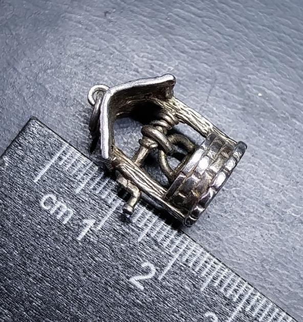 Vintage Silver WISHING WELL Charm - for bracelet -5.1g