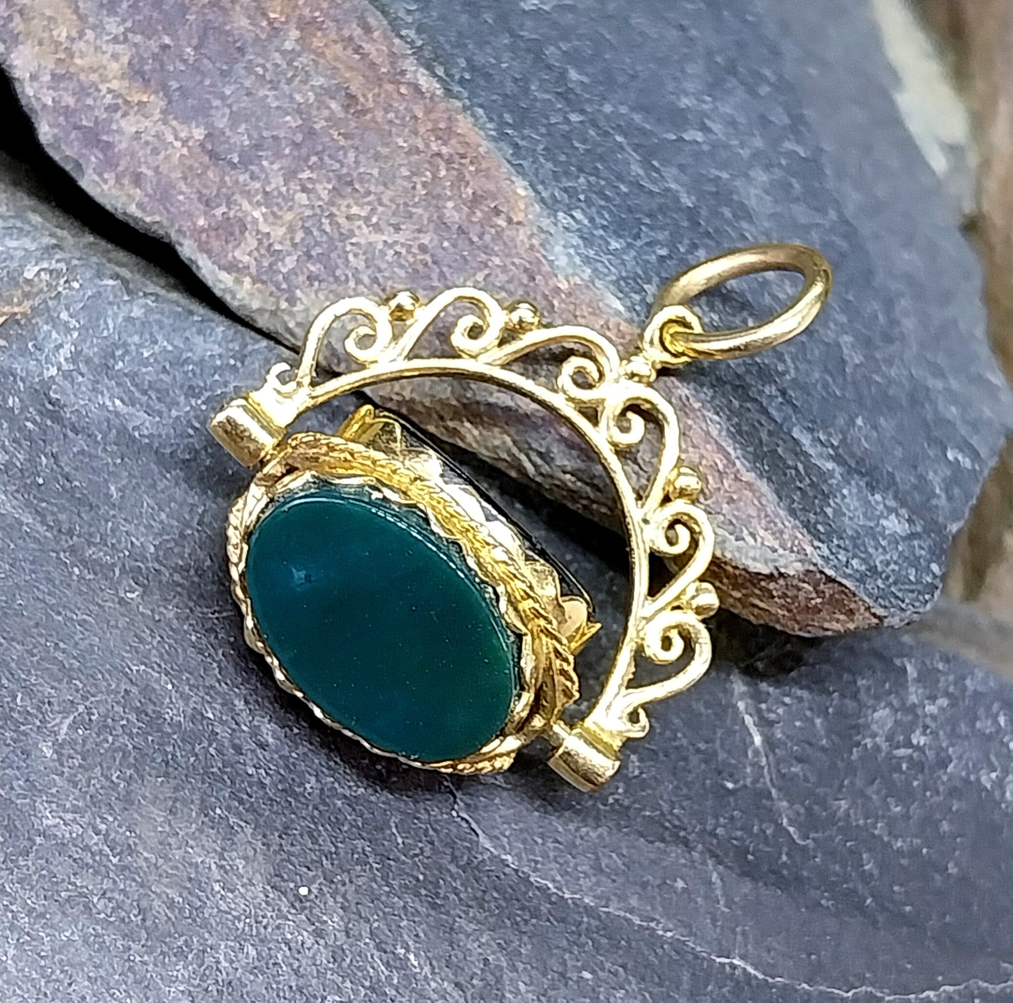 9ct GOLD Triple Spinner Watch Fob Pendant - Bloodstone, Onyx & Carnelian - 5.6g