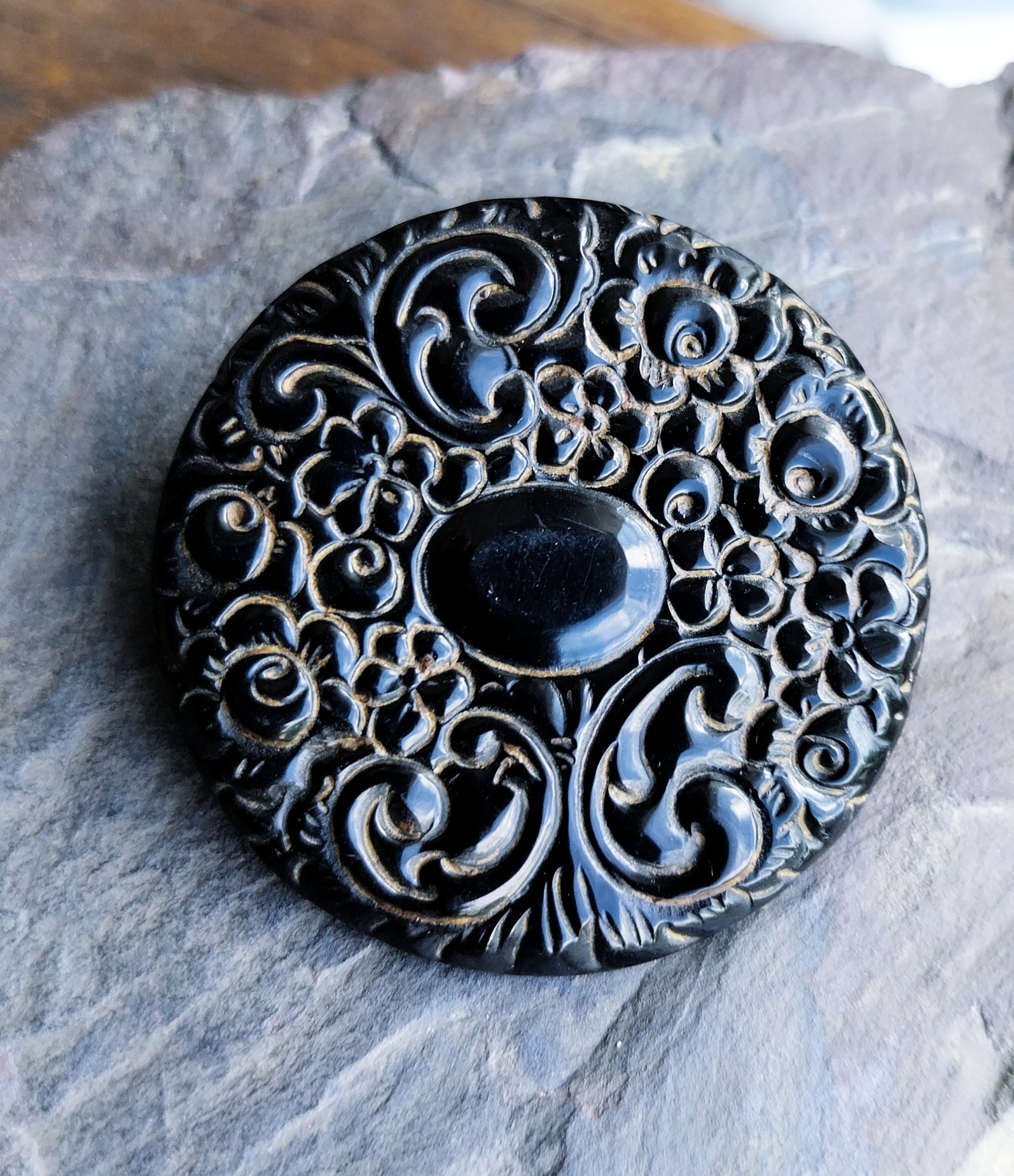 Antique Victorian Gutta Percha Brooch - Large circle Design - 6.2g
