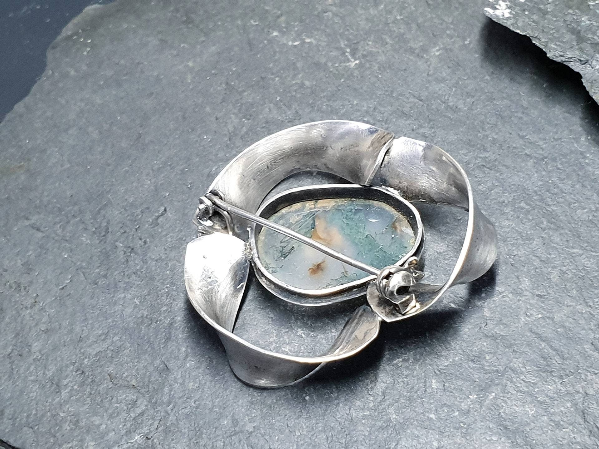 Vintage Modernist Moss Agate Silver Brooch - Sterling Silver - 9.2g