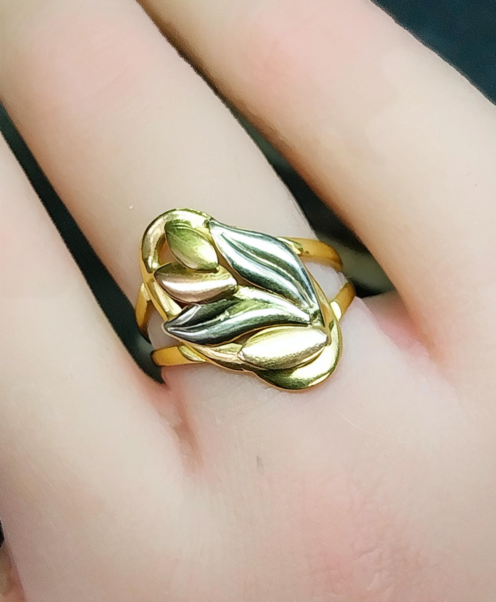 18ct GOLD RING with 3 Coloured Leaf Design - Size uk P 1/2 (us 8) - 2.9g