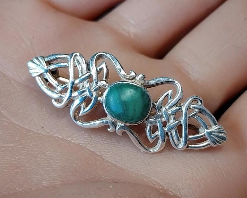 SILVER CELTIC Knot Brooch with Green malachite gemstone - 6g