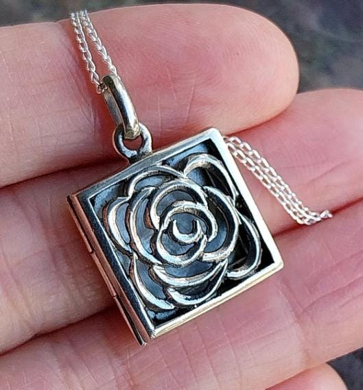 Vtg Sterling SILVER Rose Locket necklace -  on 18" Chain - 5.4g