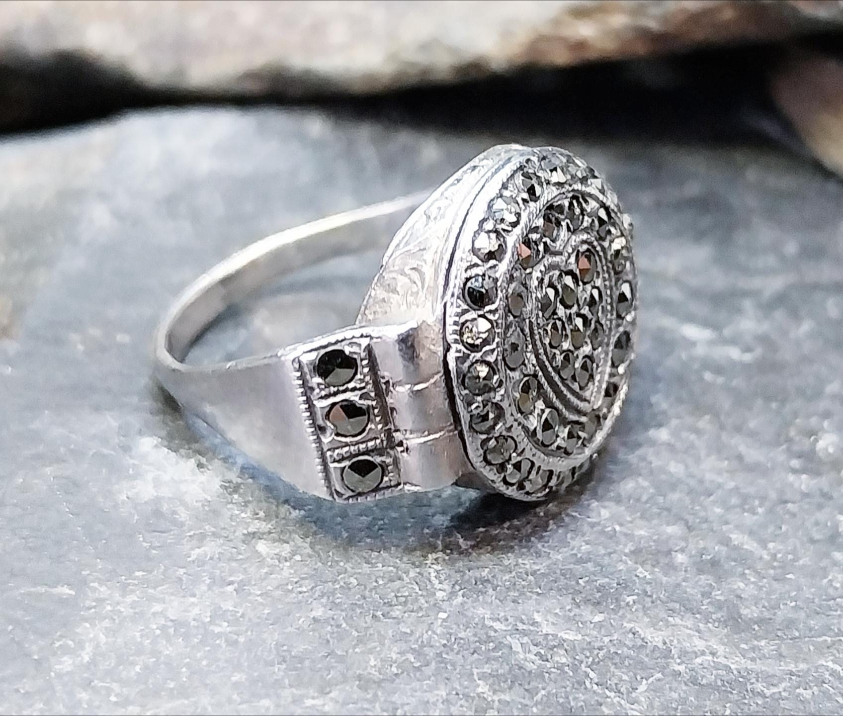 Vtg SILVER POISON LOCKET Ring - (secret compartment) Size uk M  (us 6) - 6.5g