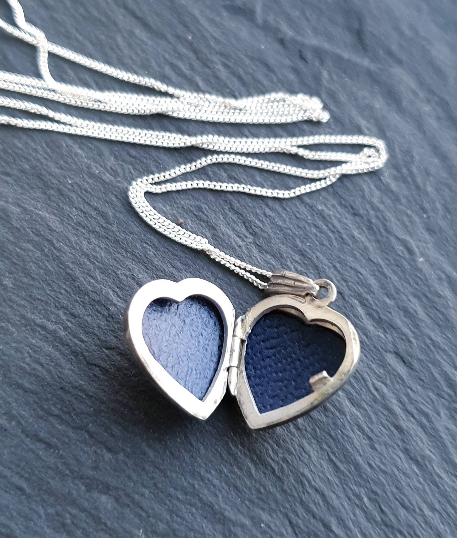 Vintage SILVER HEART Locket Necklace - Pretty Engraving circa 1979 on 18" chain - 3.1g